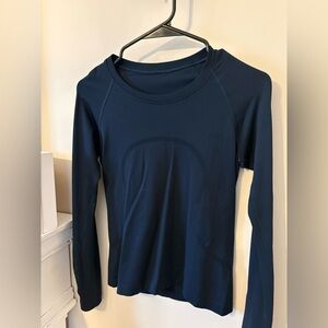 lululemon Swiftly Tech Long Sleeve 2.0 – True Navy, Waist Length (Size 6)